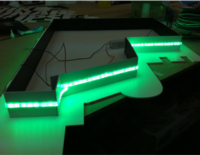 Nike rotulos luminosos fabricados con LED para escaparates